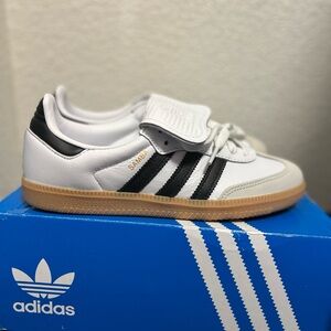 Women’s New Adidas Samba size 7